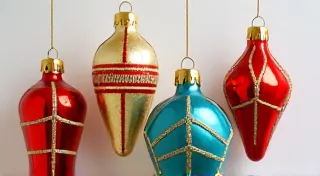 The Rise of Atomic Age Christmas Ornaments: Mid-Century Modern Cheer