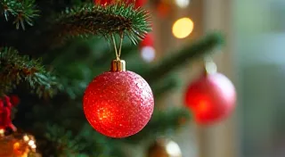 A History of Shiny Brite: The Story Behind America's Favorite Christmas Ornaments